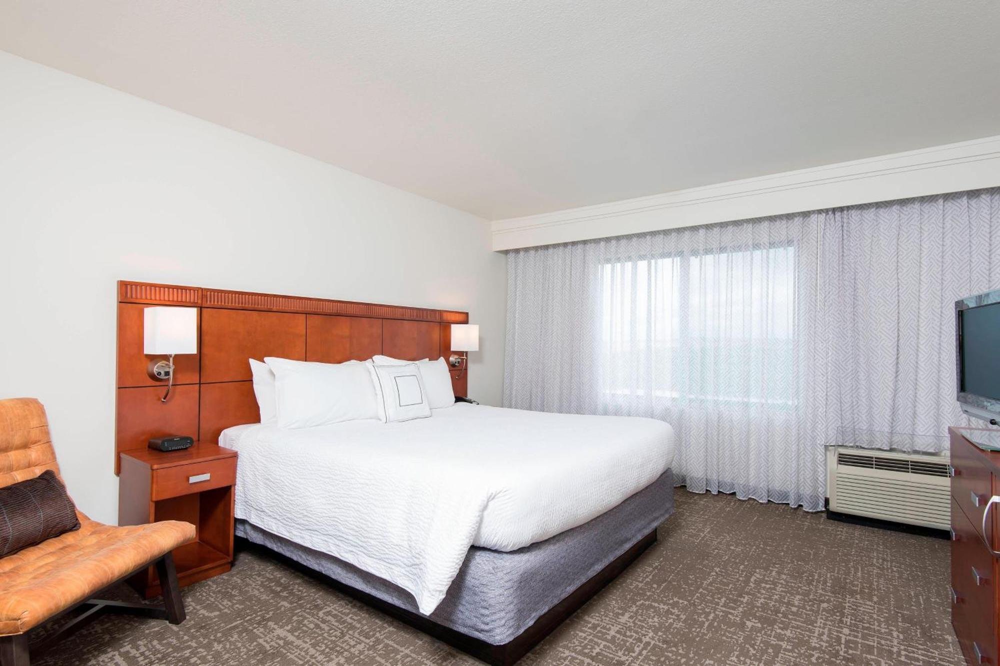 Courtyard By Marriott San Antonio North Stone Oak At Legacy Hotel Екстериор снимка