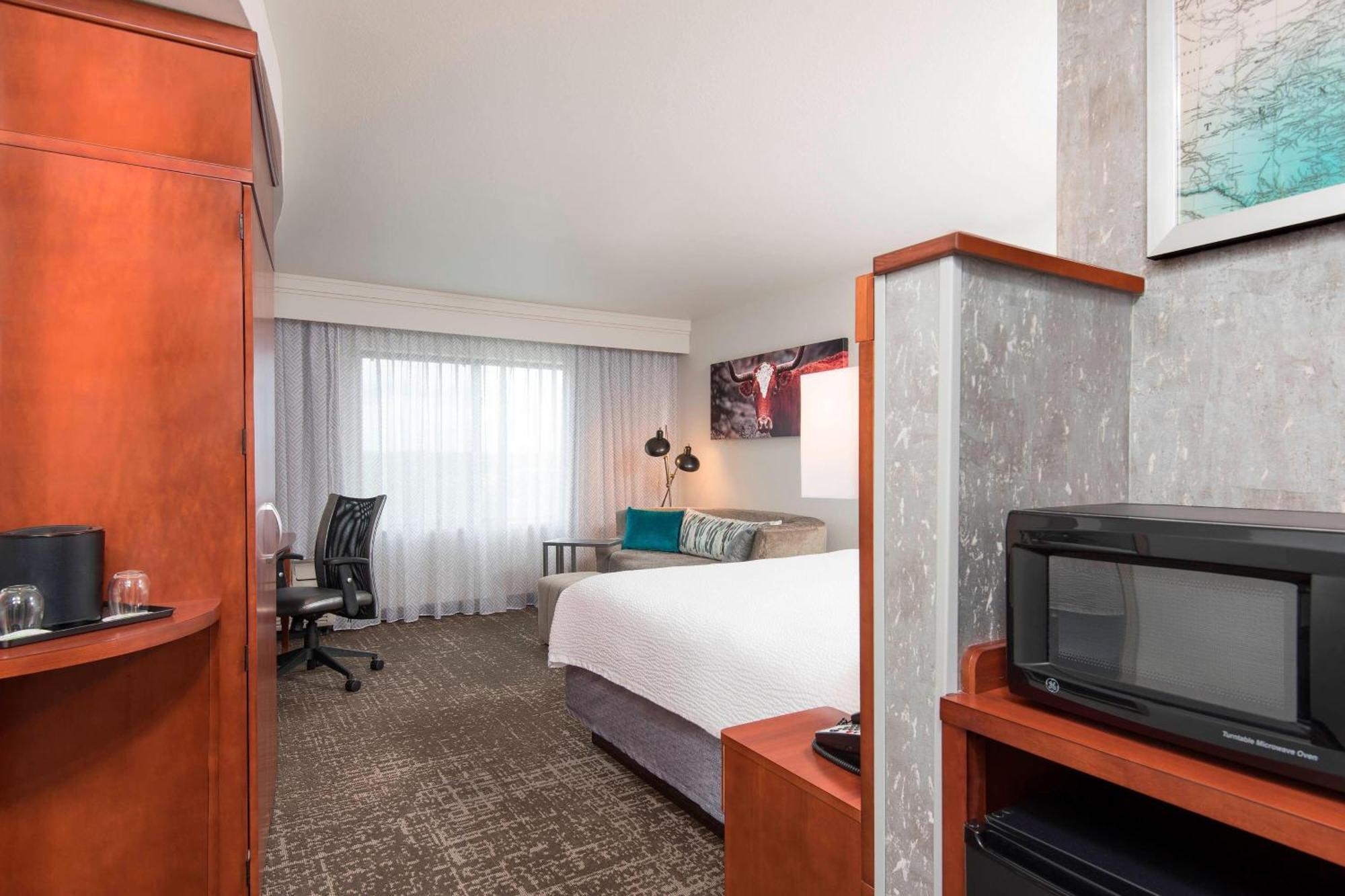 Courtyard By Marriott San Antonio North Stone Oak At Legacy Hotel Екстериор снимка