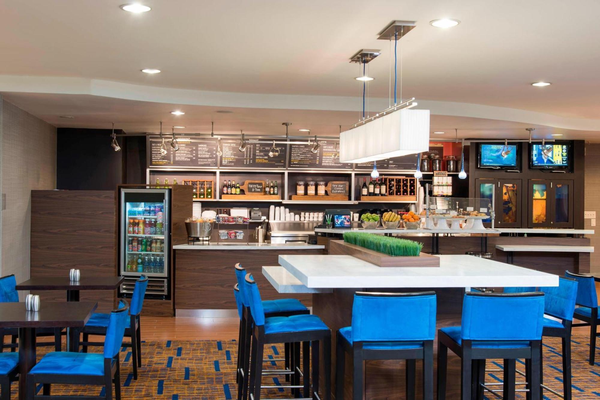 Courtyard By Marriott San Antonio North Stone Oak At Legacy Hotel Екстериор снимка