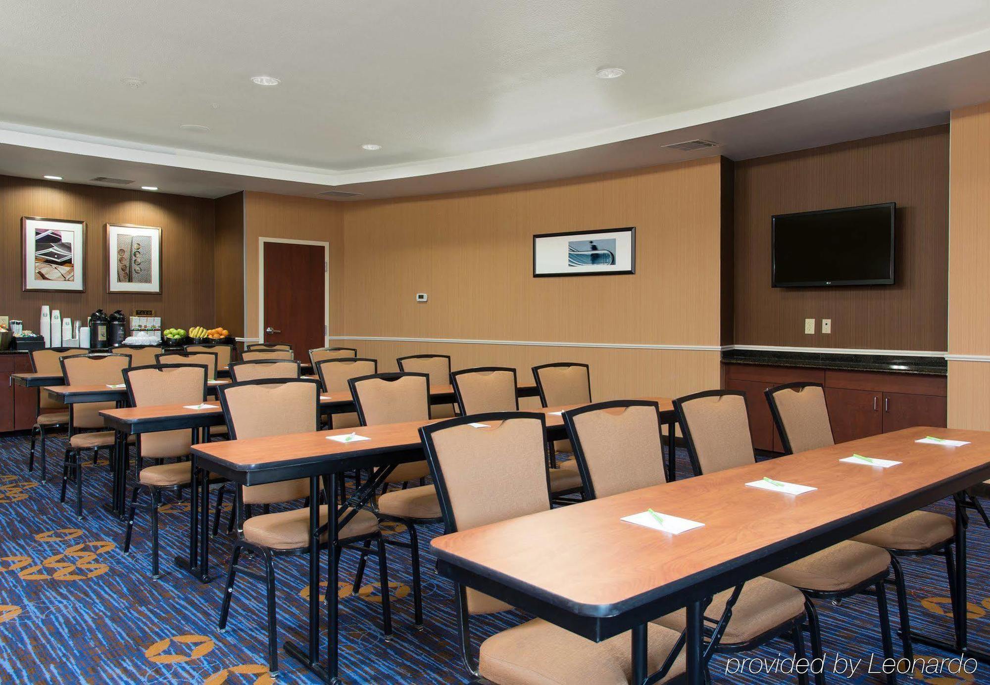 Courtyard By Marriott San Antonio North Stone Oak At Legacy Hotel Екстериор снимка