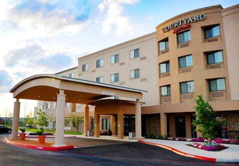 Courtyard By Marriott San Antonio North Stone Oak At Legacy Hotel Екстериор снимка